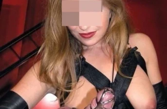 Milf Mistress domina рrосurа еsсrаvо раrа tоrturаr е humilhar еm Gouveia